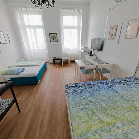 Apartments Katarina Прага Екстериор снимка